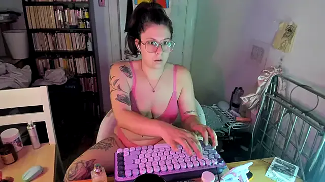 StripChat Rosiee69_ is Freechat Rosiee69_ — 5 spanks no panties