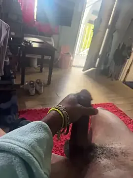 Offline RoyalWearing on StripChat