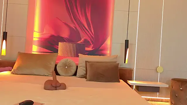 Offline RubyLuxee on StripChat