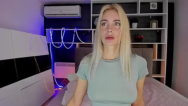 Offline SabrinaSharm on StripChat