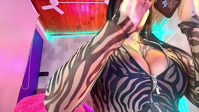 Offline SamanthaaSutra on StripChat