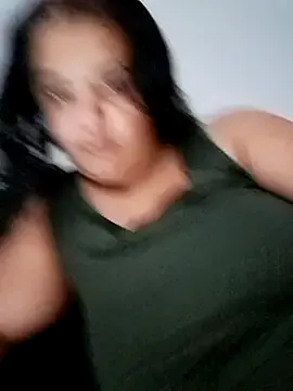 sarahhh1987 on StripChat 