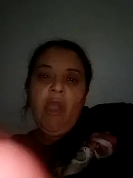 sarahhh1987 on StripChat 