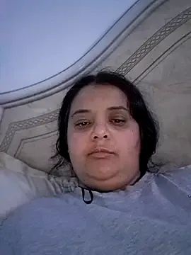 sarahhh1987 on StripChat 