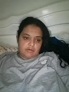 sarahhh1987 on StripChat