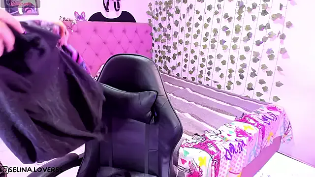 selina_lovers_ — flash tits