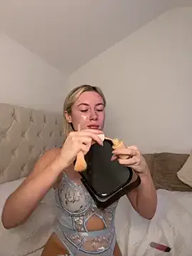 Offline SexySaraxxoo on StripChat