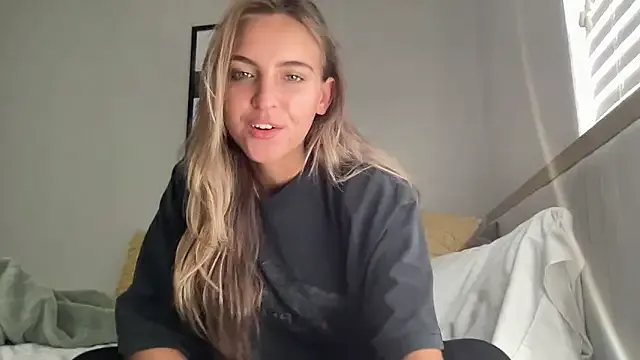 ShaniRea on StripChat