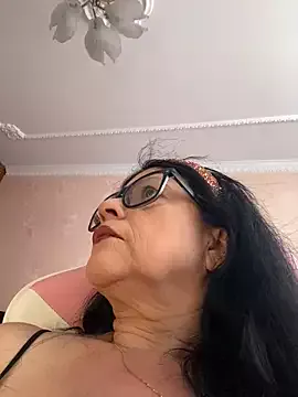 Sharongirl07 on StripChat