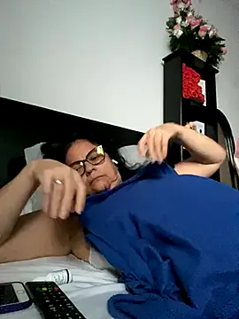 Sharongirl07 on StripChat