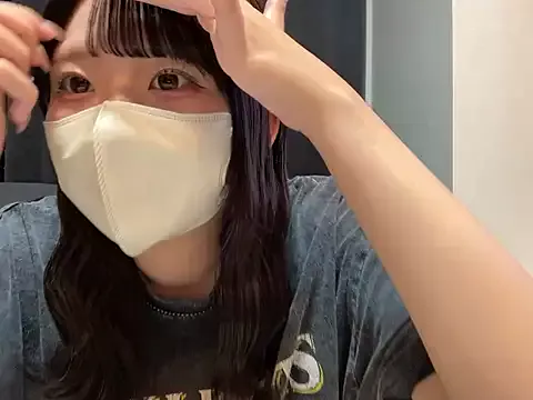 Offline shina_mo_n_ch on StripChat