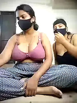 Offline Shreya_kavya on StripChat