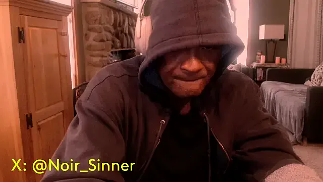 Offline sinnernoir on StripChat