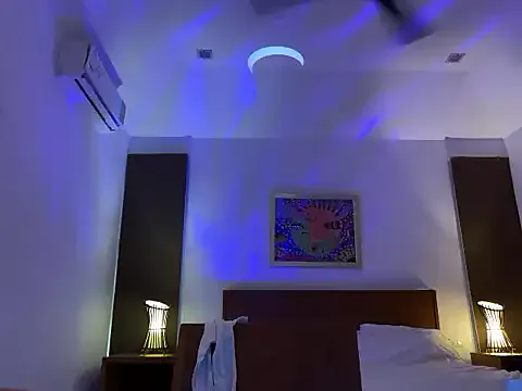 Offline SirenaBelle on StripChat