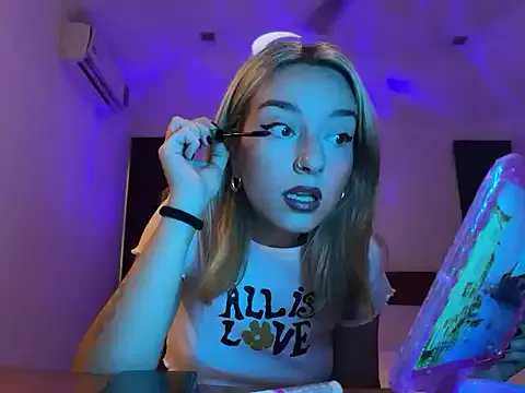 Offline SirenaBelle on StripChat