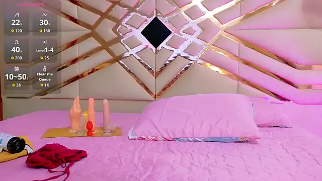 Sluttyandmature — fingers in my pussy