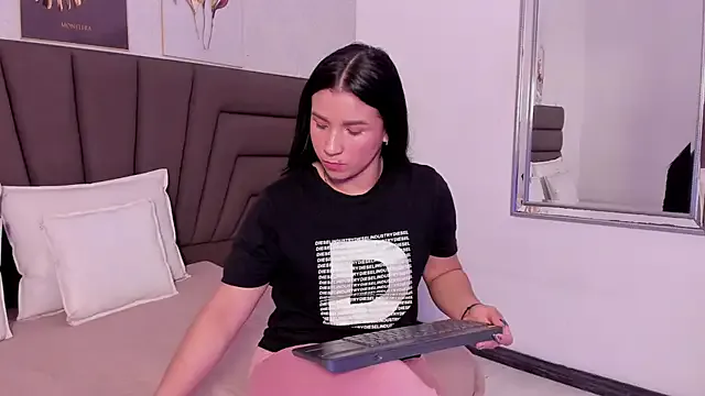 Offline Sofi_Perez_ on StripChat