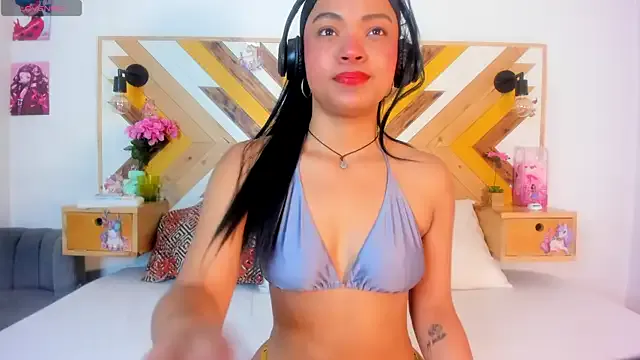 Freechat SoleneFontaine on StripChat