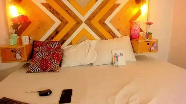 Freechat SoleneFontaine on StripChat