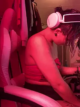 Offline space_g1rl on StripChat