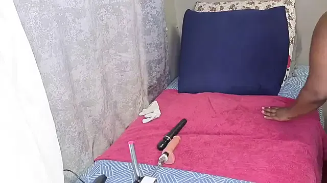 Freechat spicybootie on StripChat