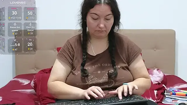 Offline SpoilHerThick on StripChat