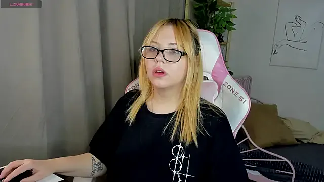 Offline Stacy_Luv on StripChat