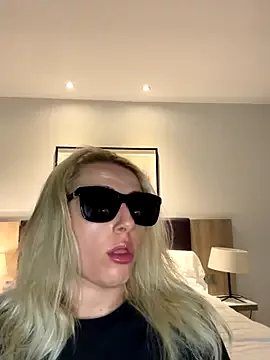 Offline Strongqueen on StripChat