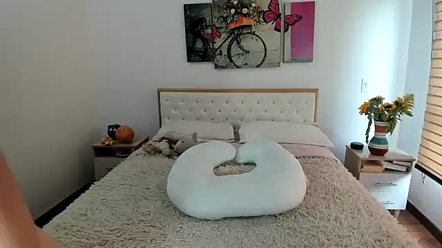 Tania_xw on StripChat