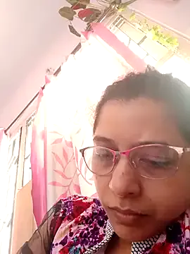 Offline thanusi_2 on StripChat