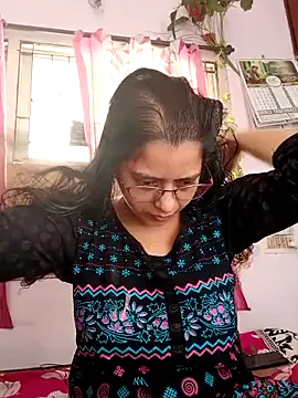 Offline thanusi_2 on StripChat