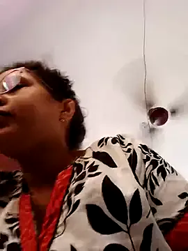 Offline thanusi_2 on StripChat