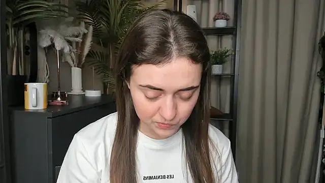 StripChat ThelmaJusto is Freechat ThelmaJusto — Time for hands work (handbra)