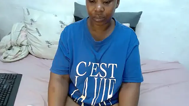 Offline Thickchocolatex2 on StripChat