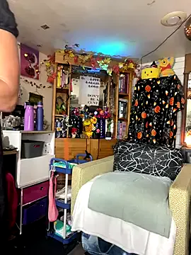 Offline TrenaAnne on StripChat