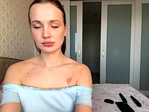 Offline twoflowersshy on StripChat