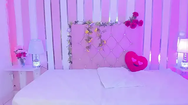 Offline TylerBloom on StripChat