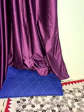 Offline Ur_varsh09 on StripChat