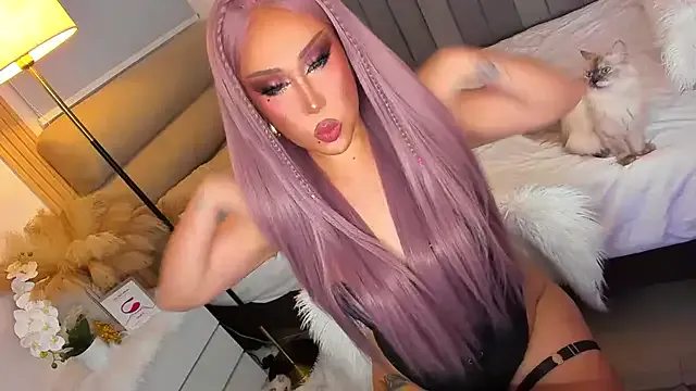 Offline UrSluttyGoddess on StripChat