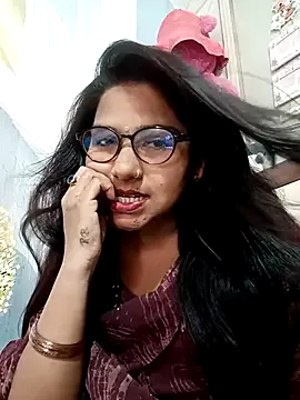 Offline urvashi01224 on StripChat