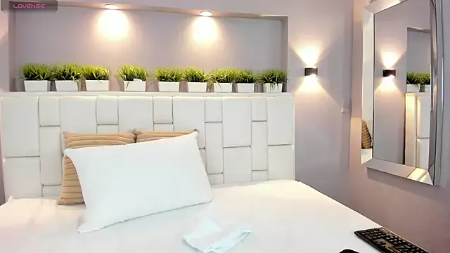 Offline ValeriaGarcia on StripChat