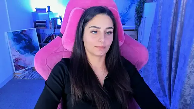 ValeriiMills on StripChat