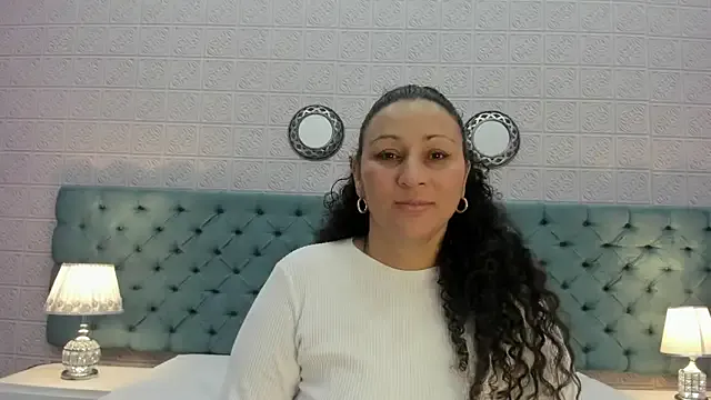 Offline VaniaRose on StripChat