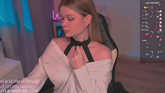 Offline VeronaAura on StripChat