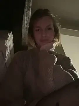 Offline vilaineblonde on StripChat