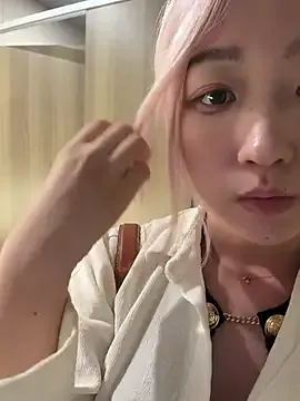 Offline winter11 on StripChat