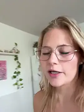 xlinababe on StripChat