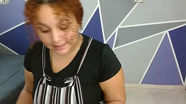 Yera_carey — Doggy style and twerking