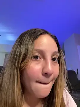 Offline yourlilsecreet on StripChat