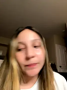 Offline yourlilsecreet on StripChat